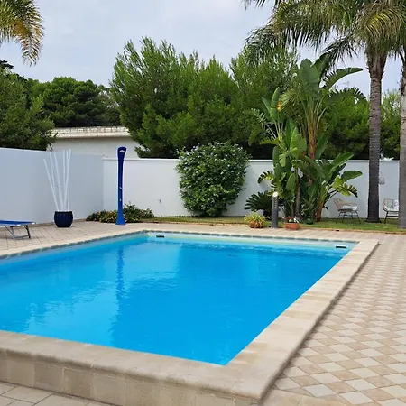 Holiday home Anna Con Piscina *